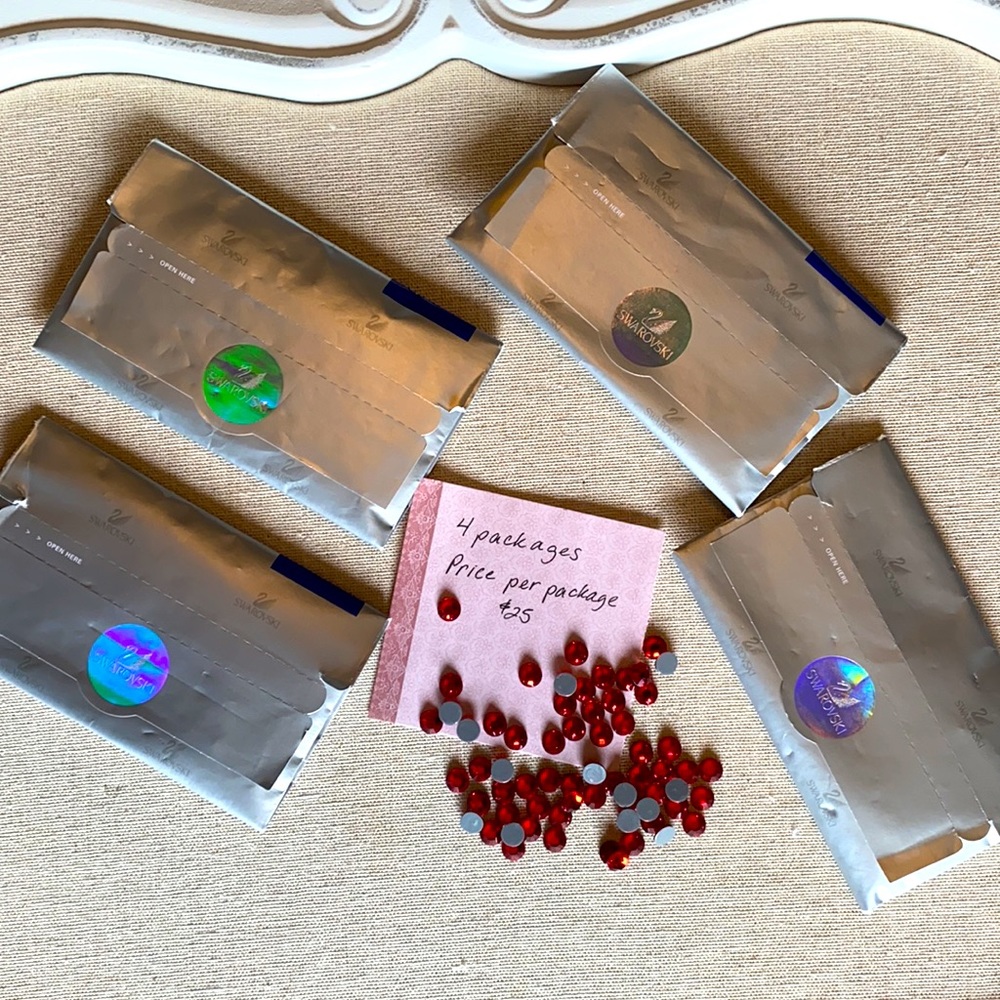Swarovski • Color: Light Siam, 2028 XILION Rose Hotfix Rhinestones - Picture 14 of 15